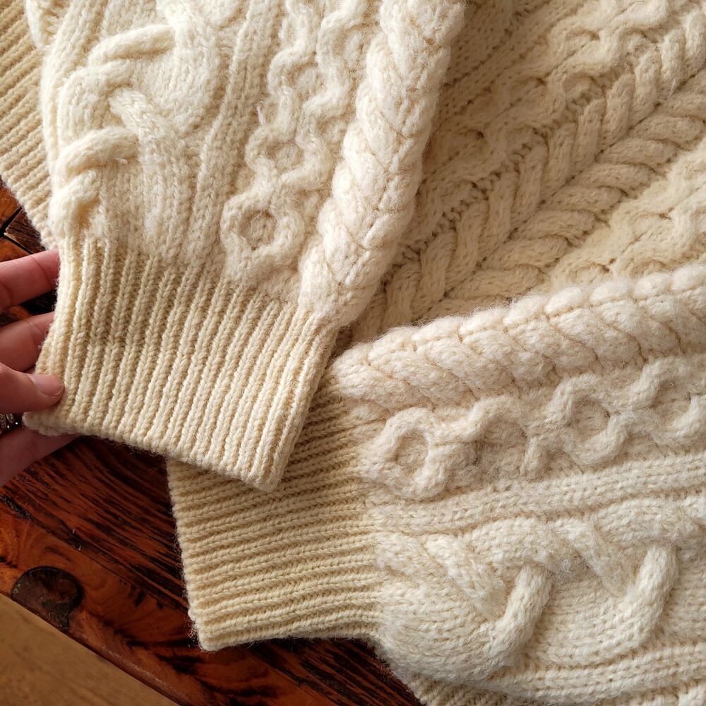 Vtg Charter Club Wool Cableknit Chunky Sweater Sz L - Picture 5 of 9